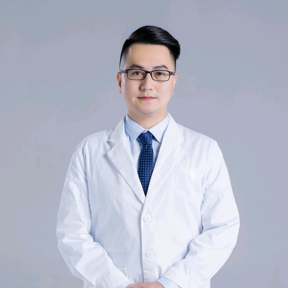 牙医龚振东