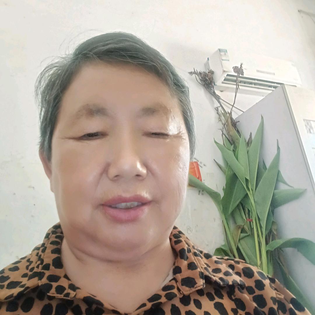 邓秀英