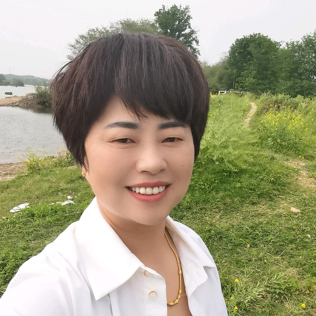 胡芳芳8:00直播间见亲们
