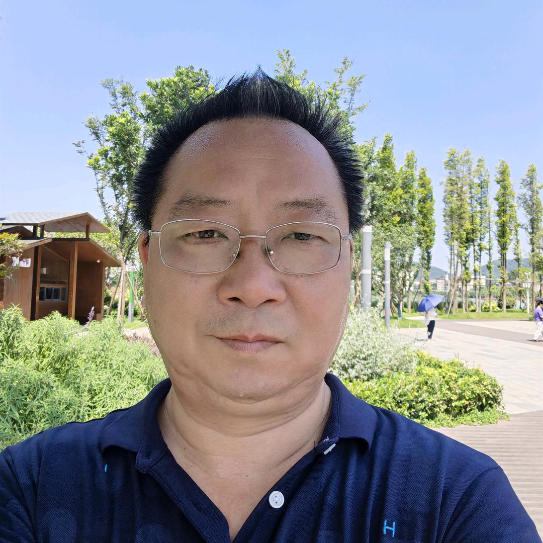 佛山市爱瑞斯跑道硅Pu材料老杨