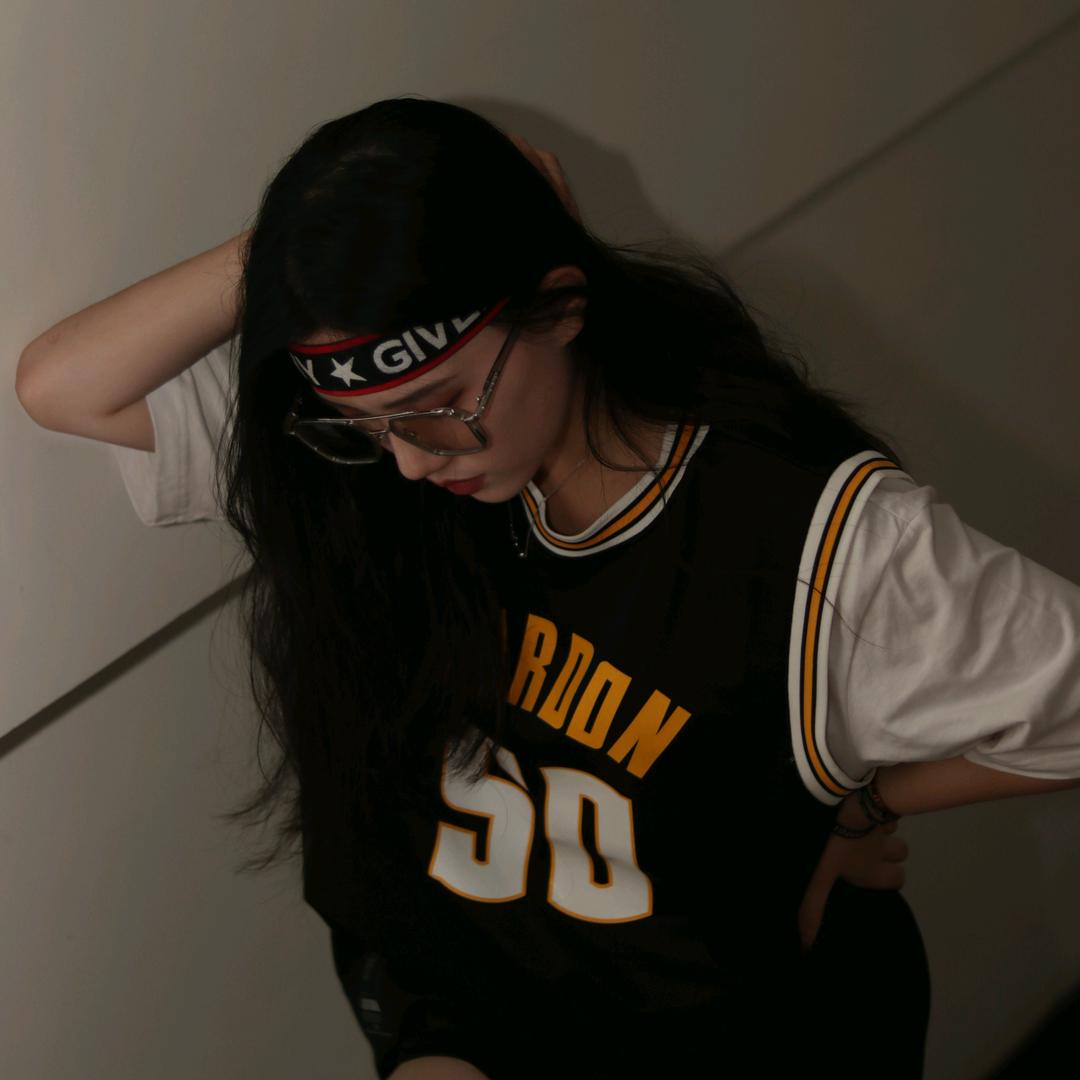 Evelyn伊宁