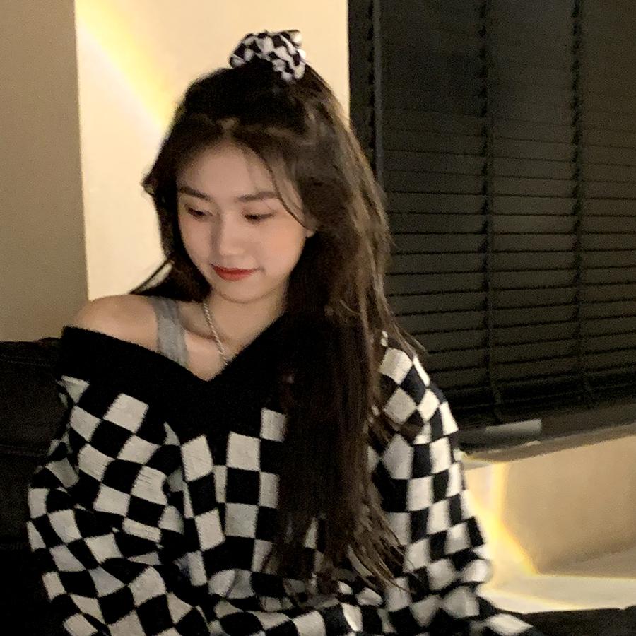 卖火机的小女孩