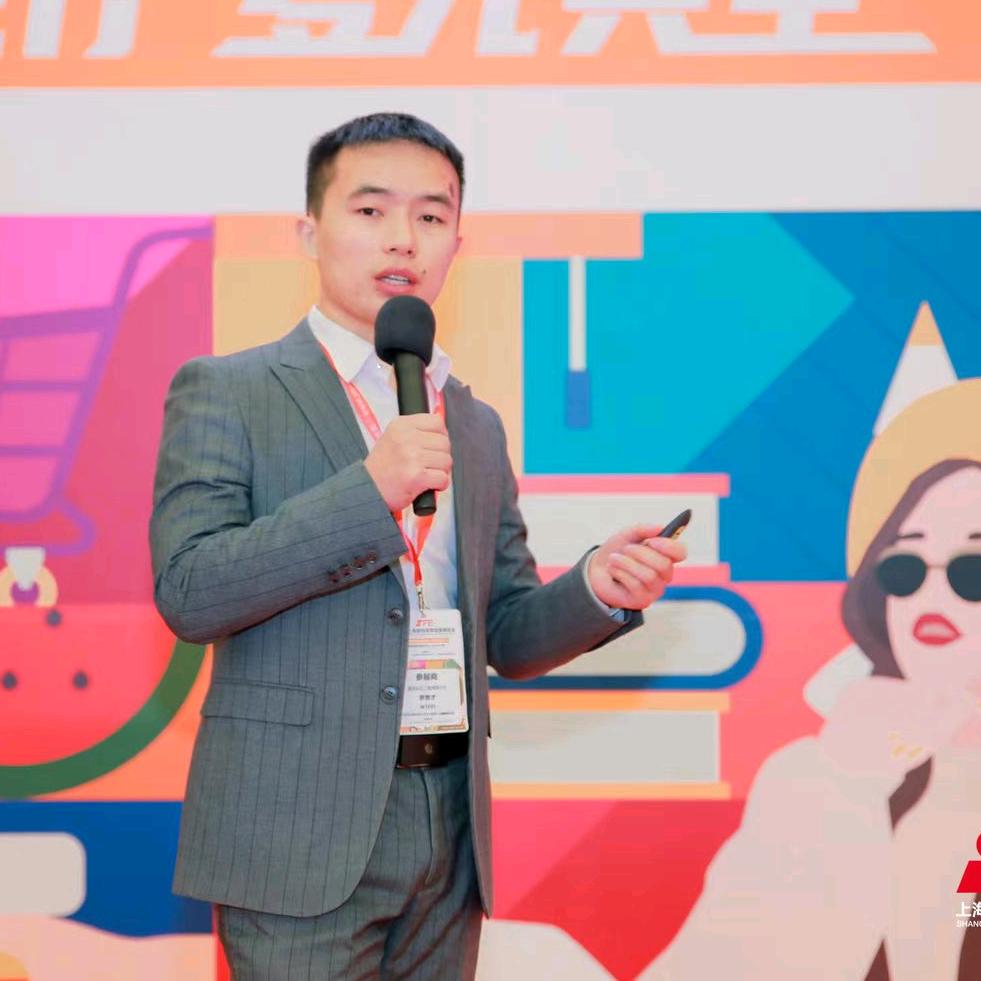 老罗开球房-自助台球房/共享球杆柜