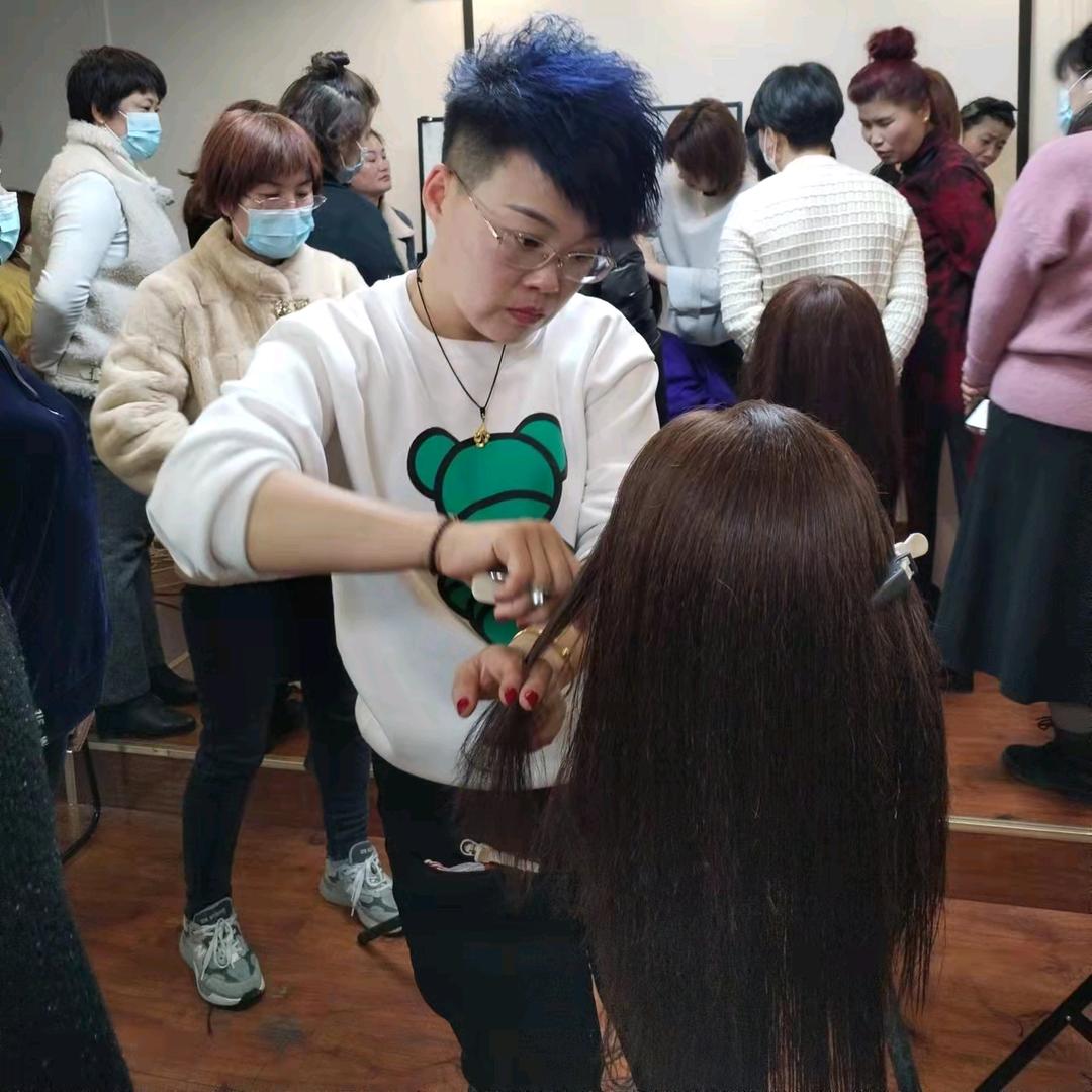 🌸小吕发艺🌸美发