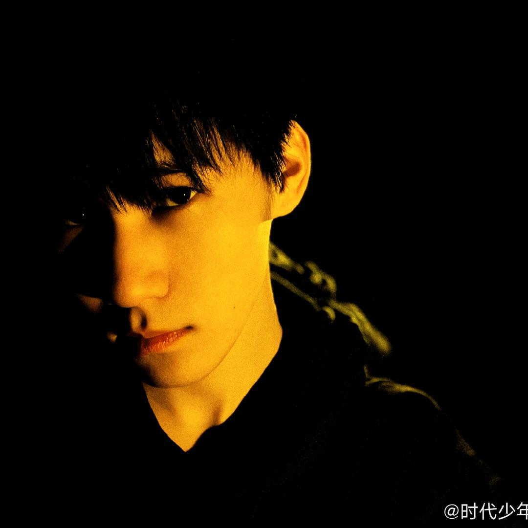 小欣专业爬墙