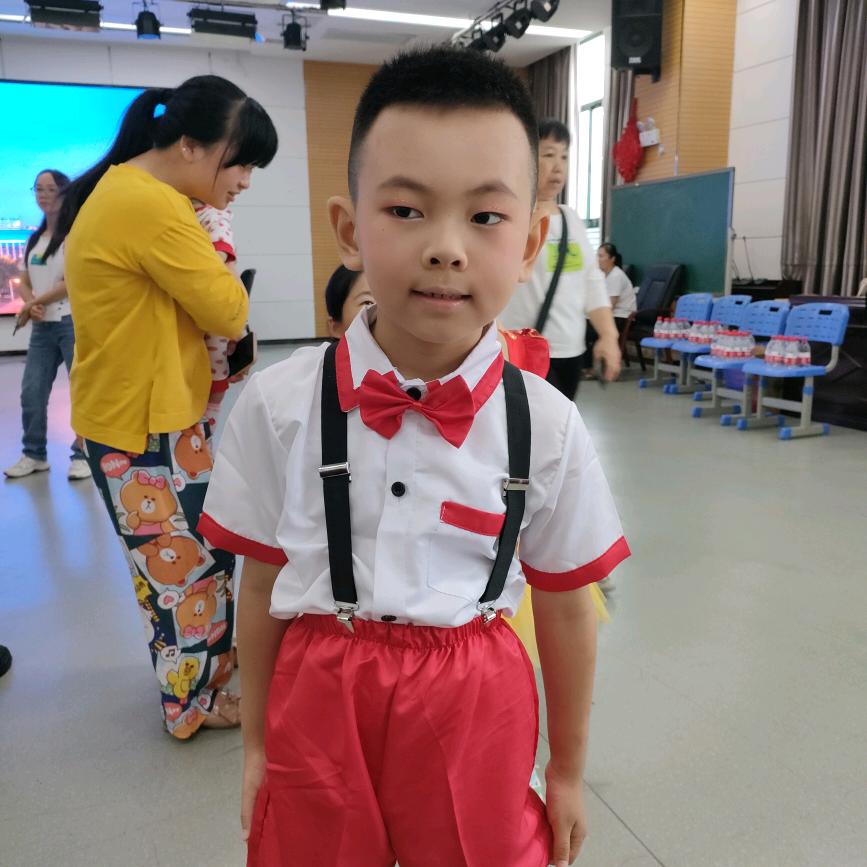 辉