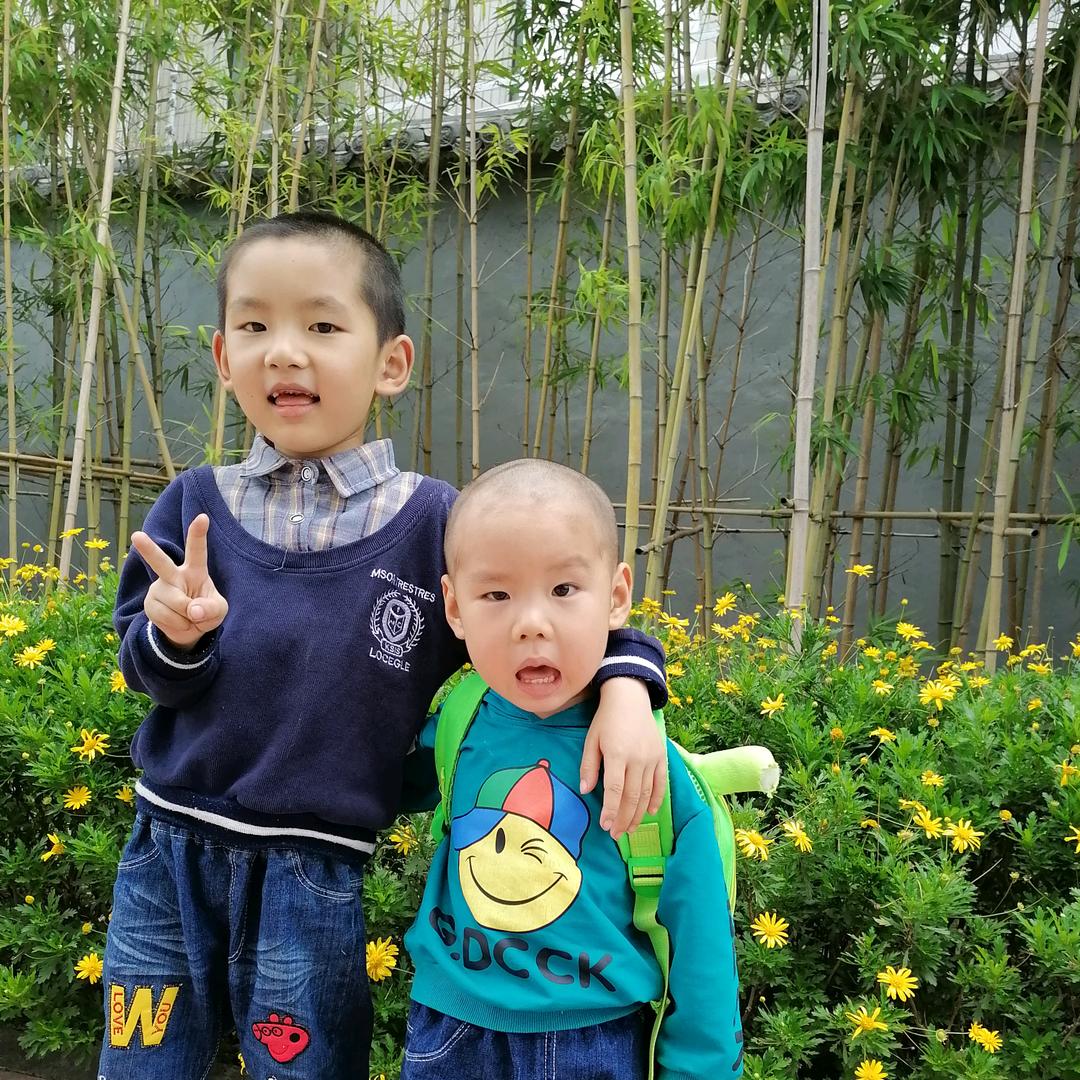 俩个孩子妈妈要努力