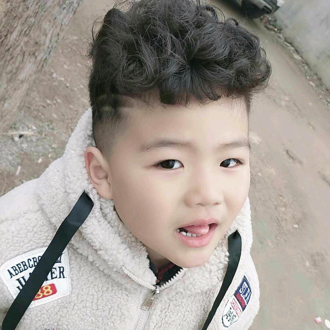 李