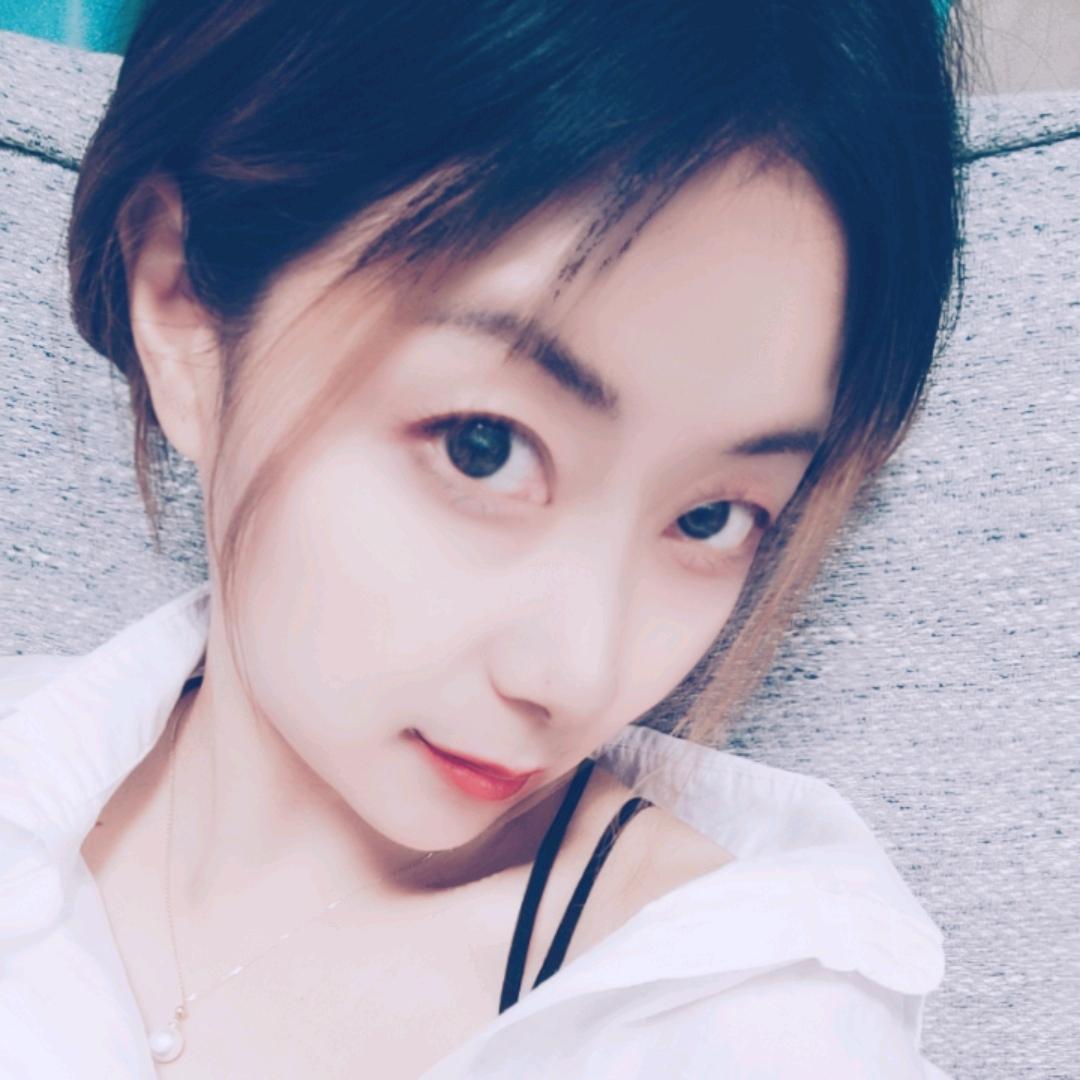 单眼皮芳芳