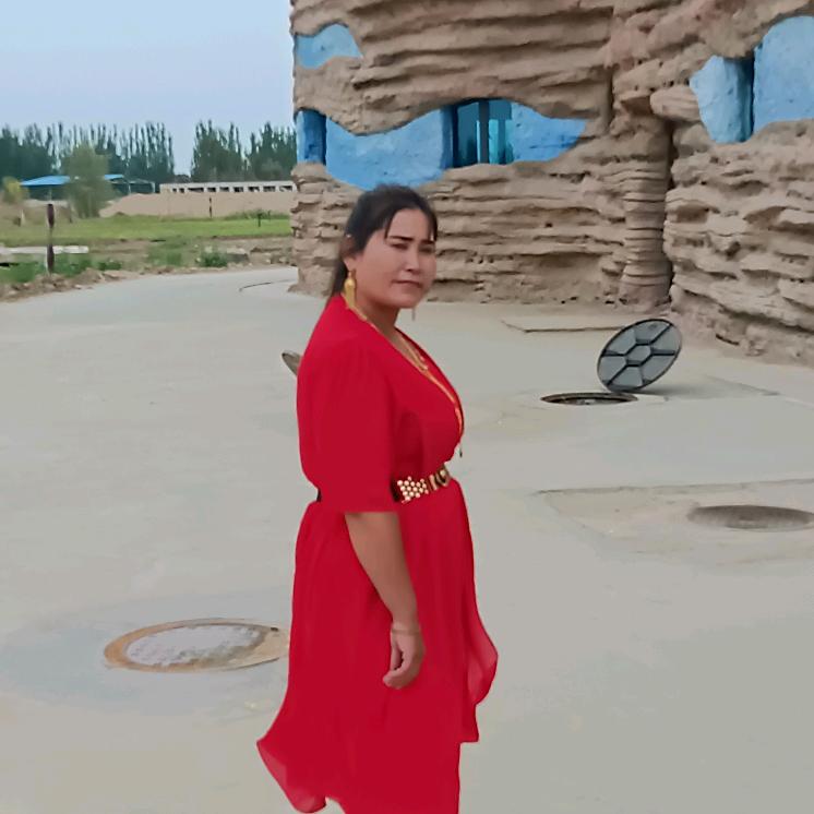 麦热木尼萨
