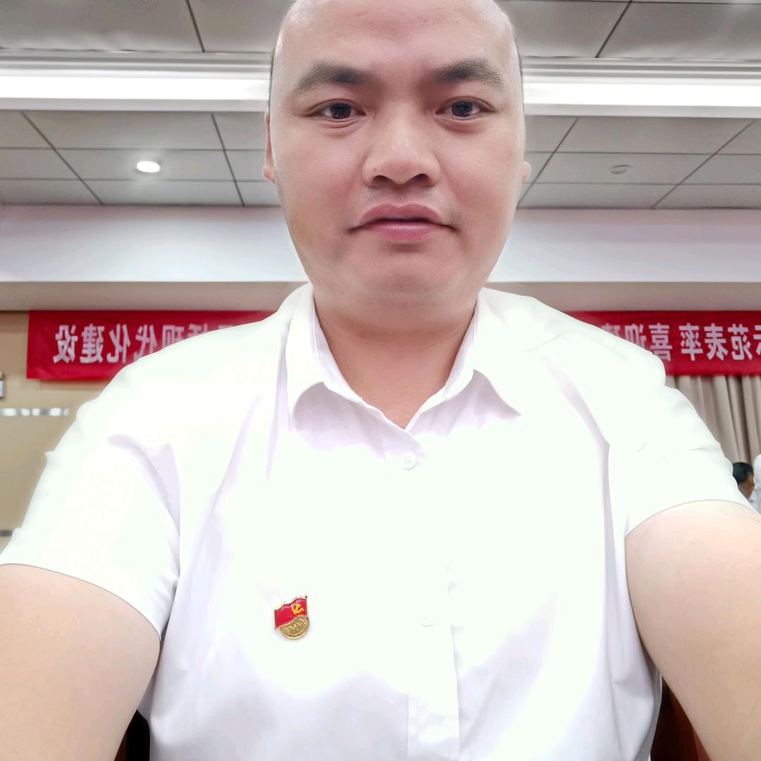 杨柳爱好广场舞每天九虎公园不见不散哟
