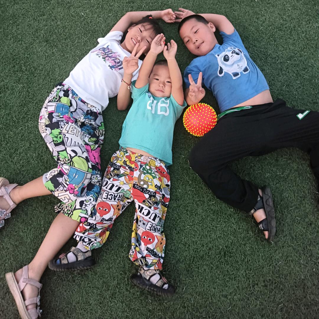 三宝贝妈妈👩‍🦰👧👶🏻👶🏻