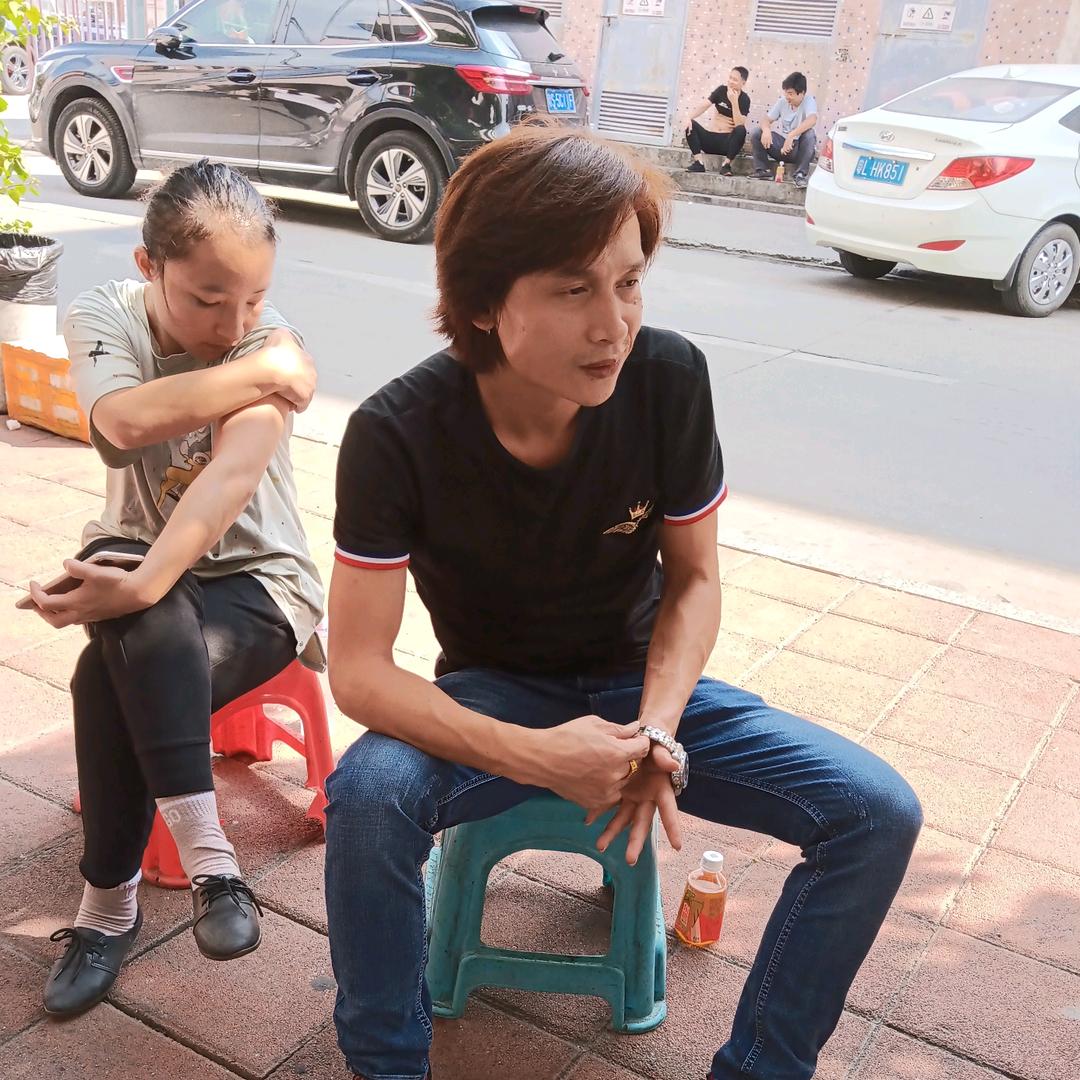 佛系明哥