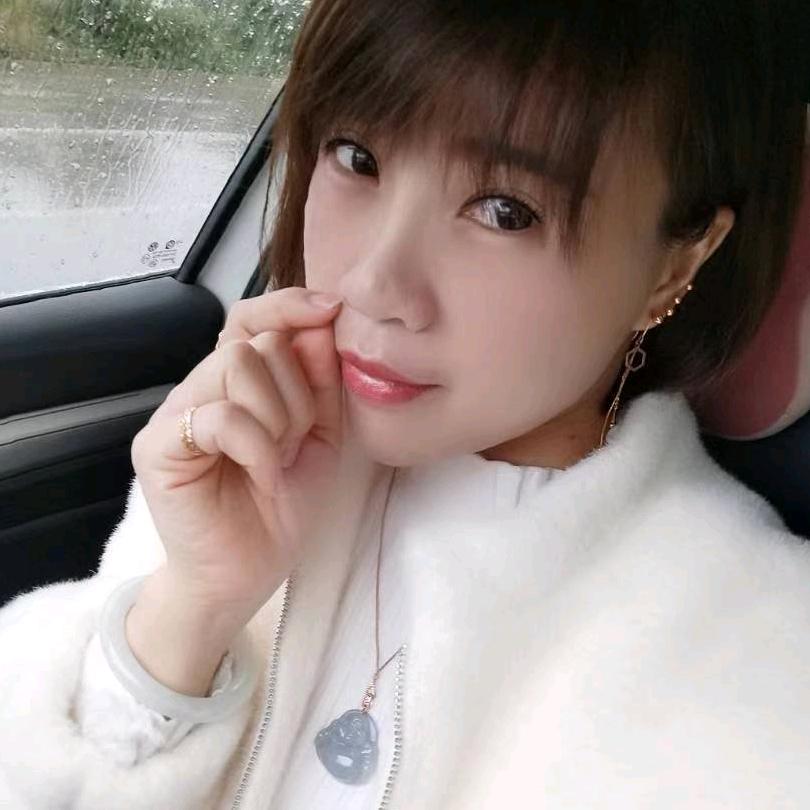 阳光下的笑脸