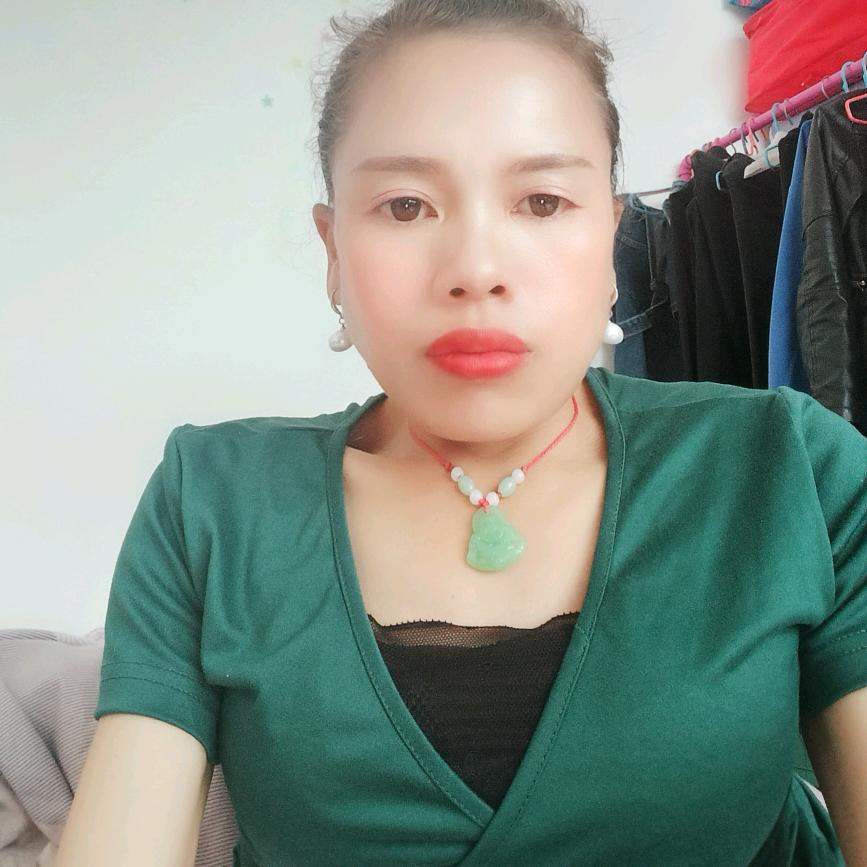 云飞（向）认识你很高兴。