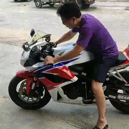 阿佳