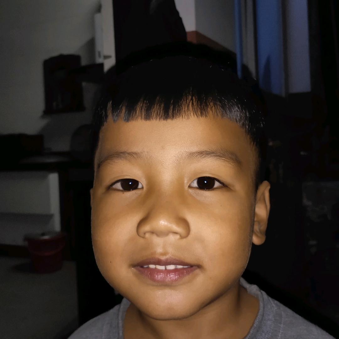 杨玲