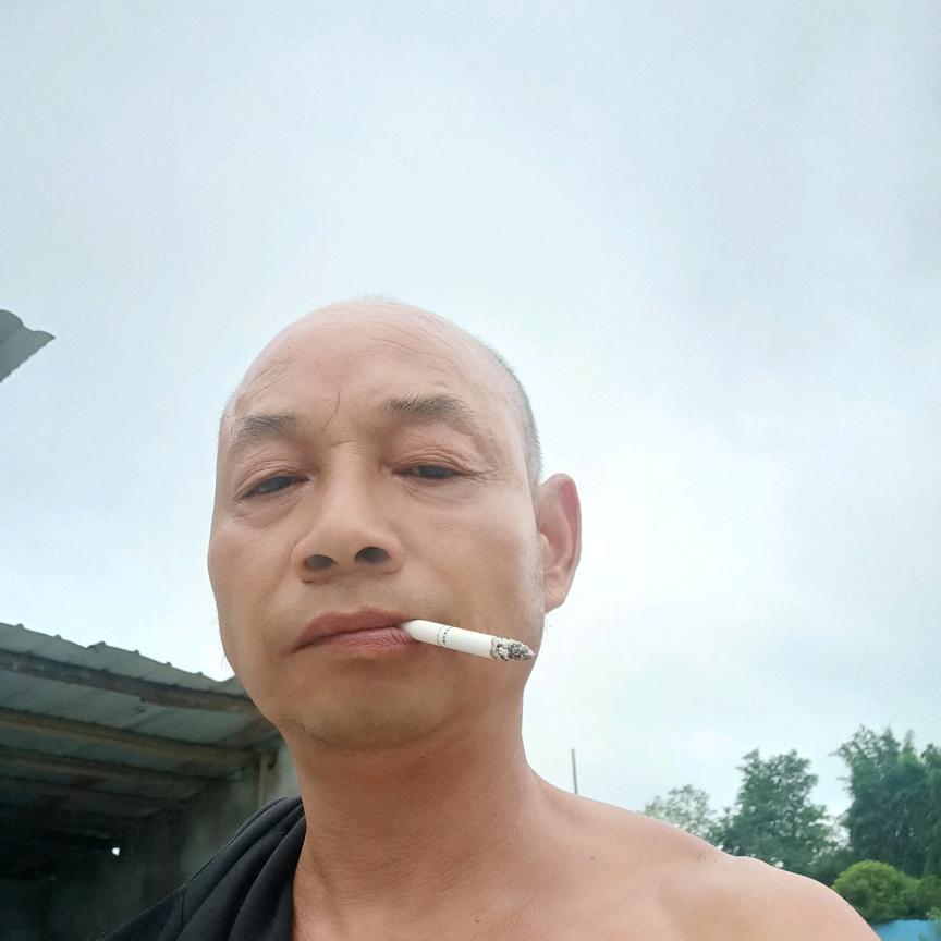 黑不溜秋