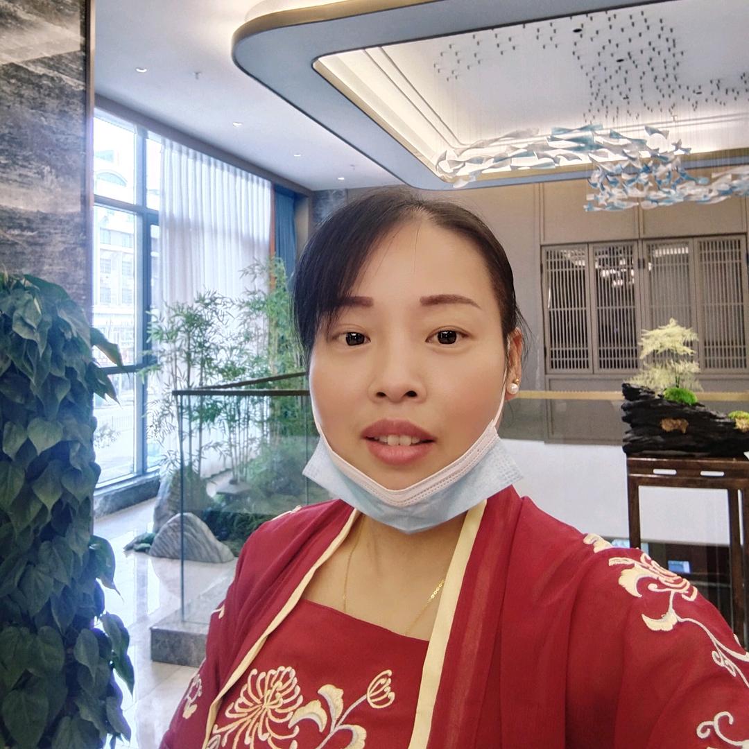 爱笑的傻丫头