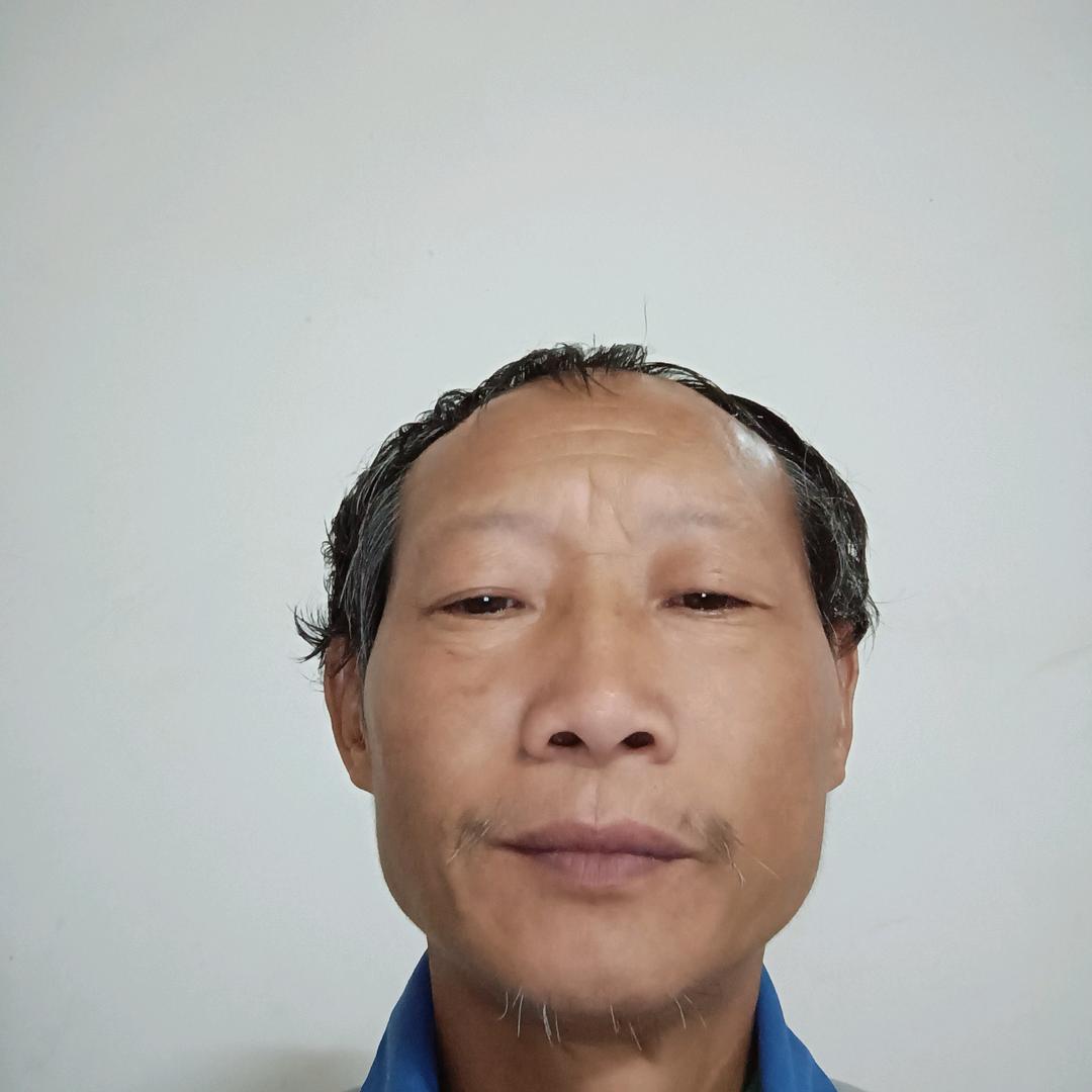 乡巴佬每天晚上8:10开播。