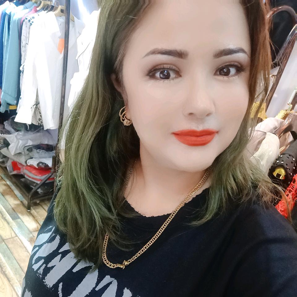 新和县沙拉买提服装店