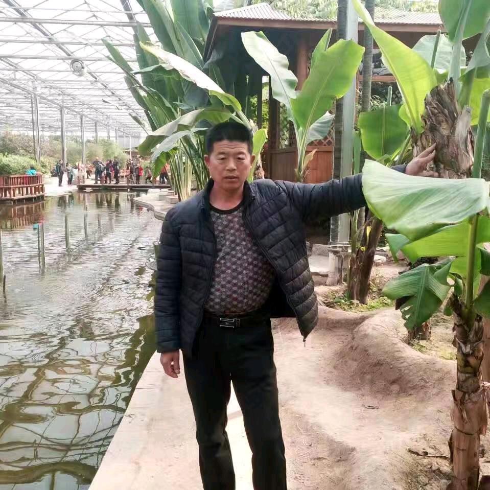 孔维中