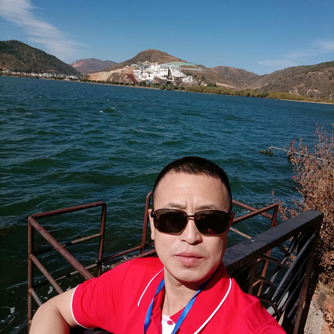 大叔60🎤（唱歌)18:30开播