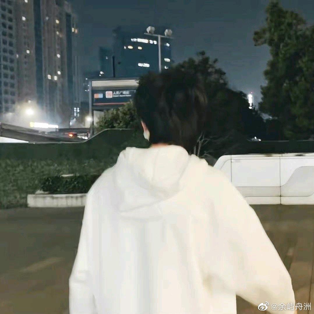 就耀芽芽抱