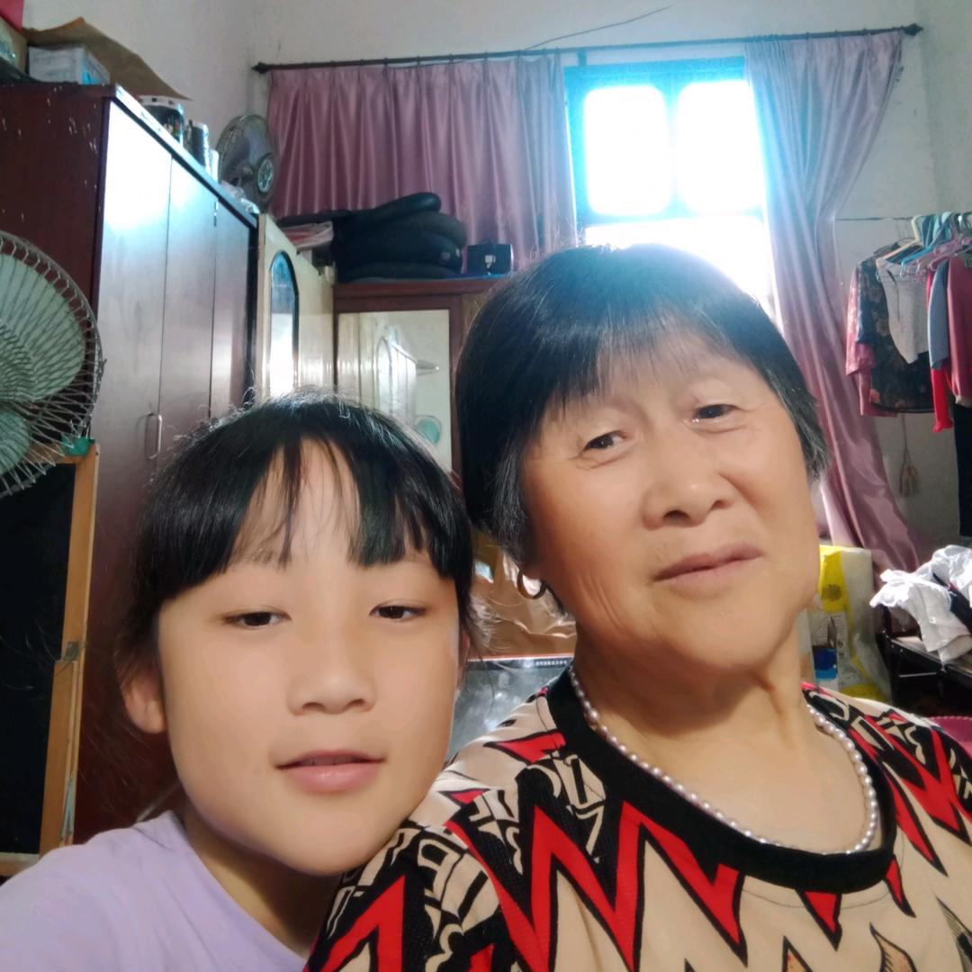 博学多才的广场舞大妈