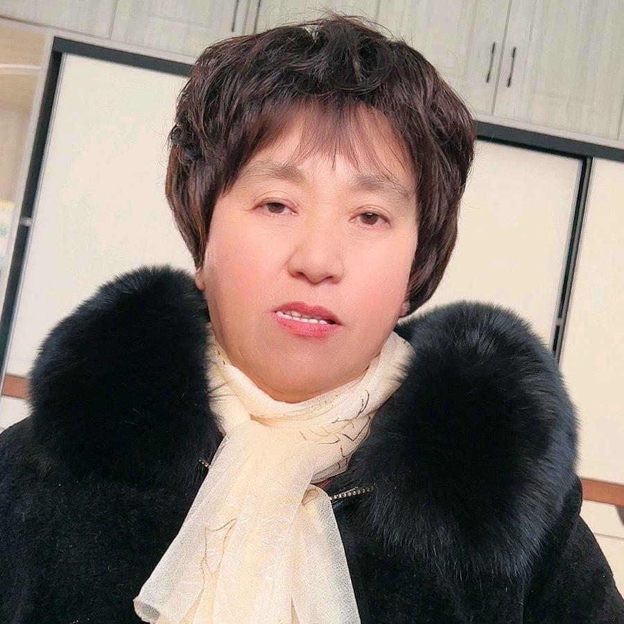 李洪英