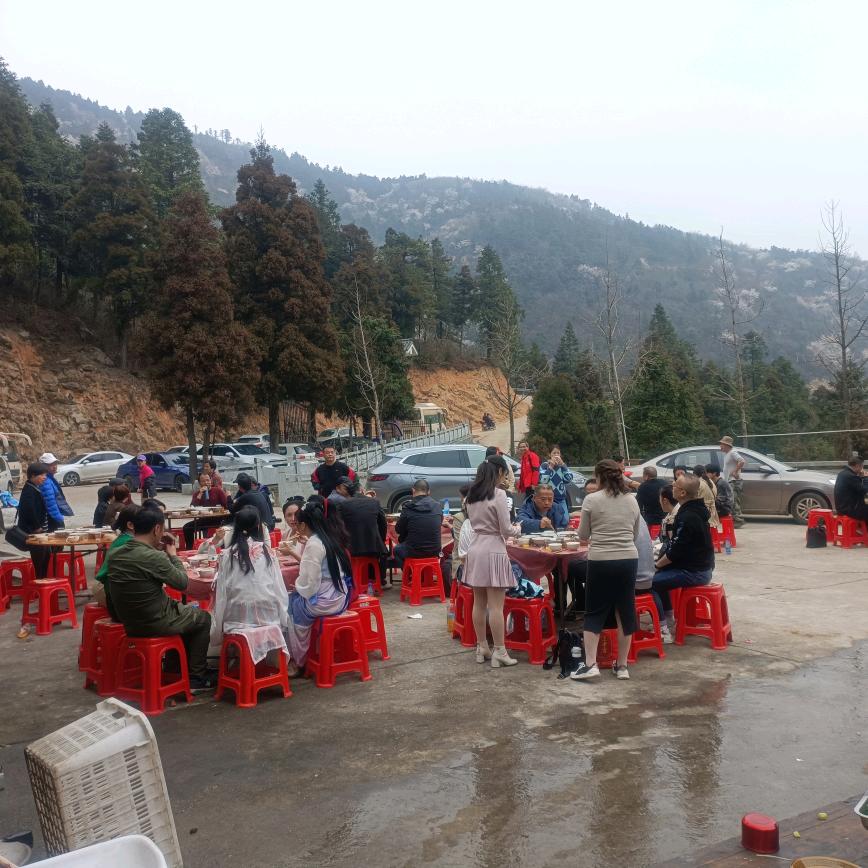 衡山县衡星谷柴火土菜馆