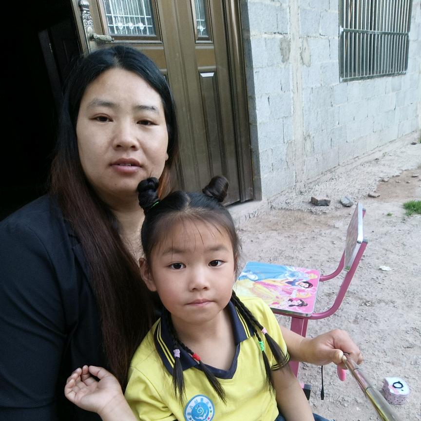 我是黄依敏