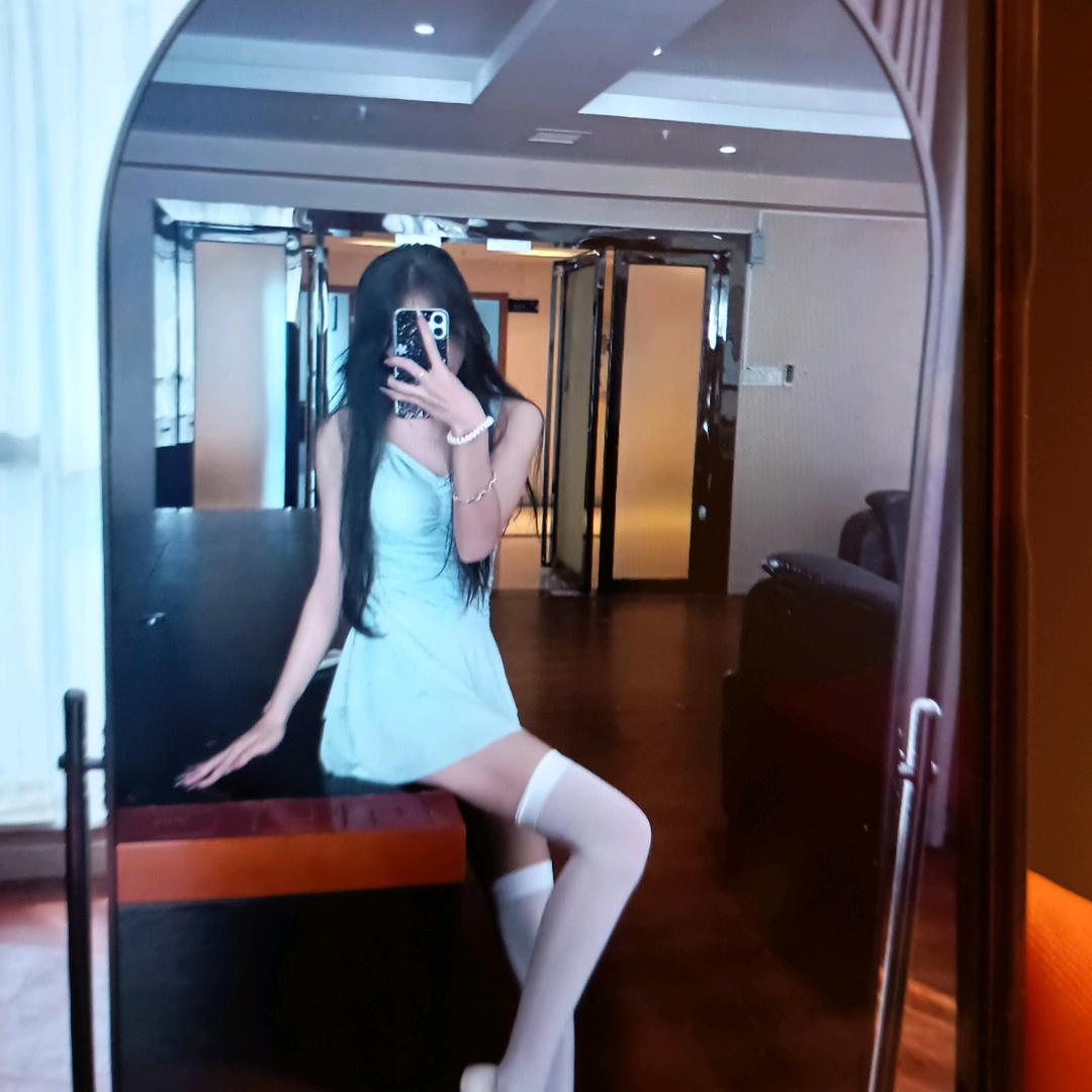 青青玉动