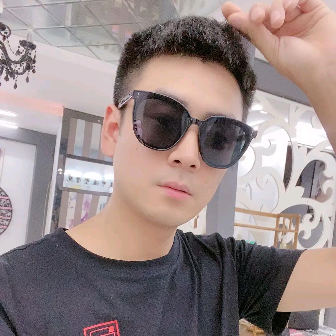 快乐小青年