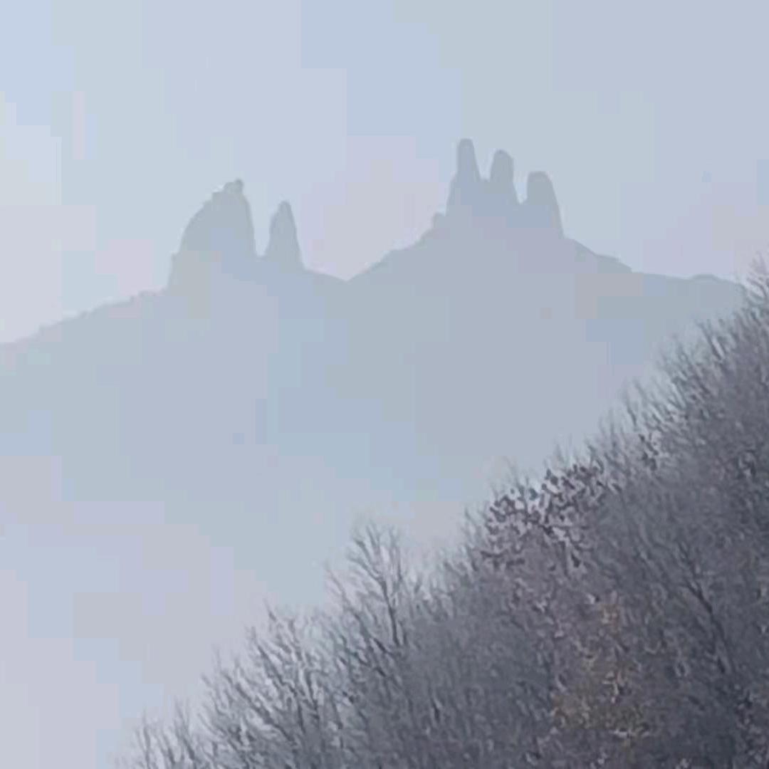 青山入梦
