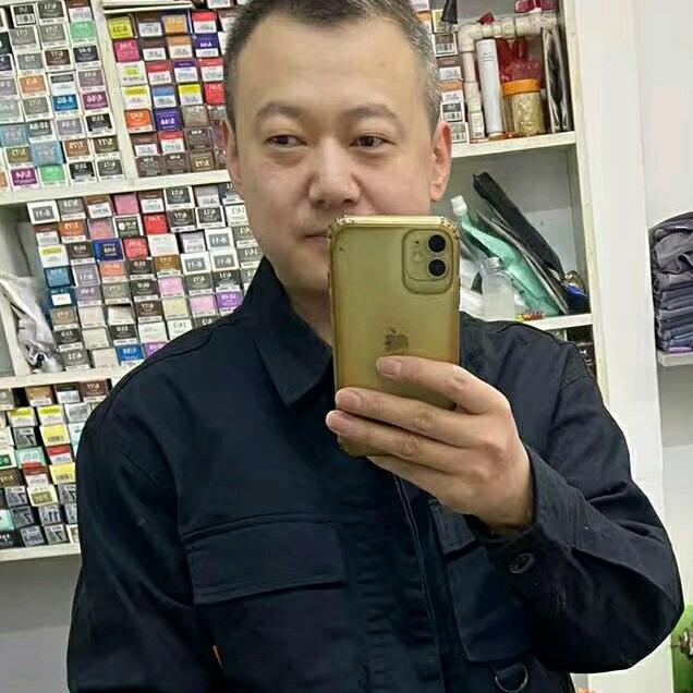 美发嘉丽创始人