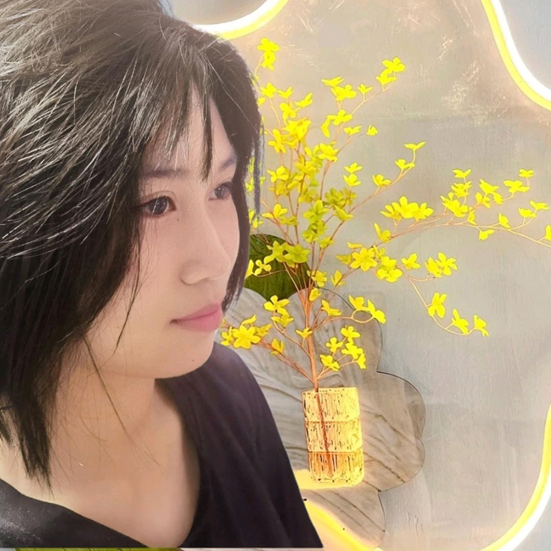 莉莉🌟