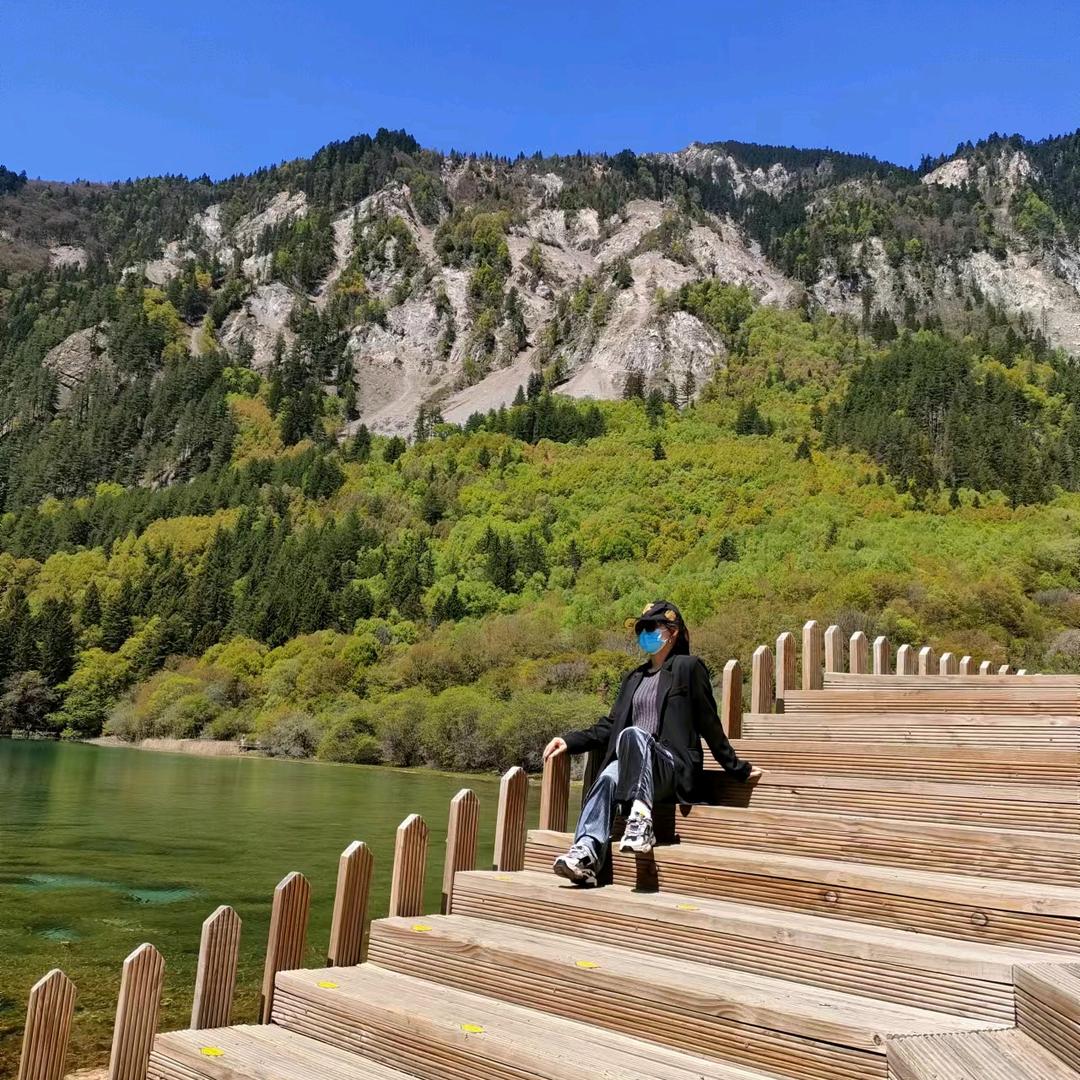 @威格琳娜皮具店（位置：滨河路）