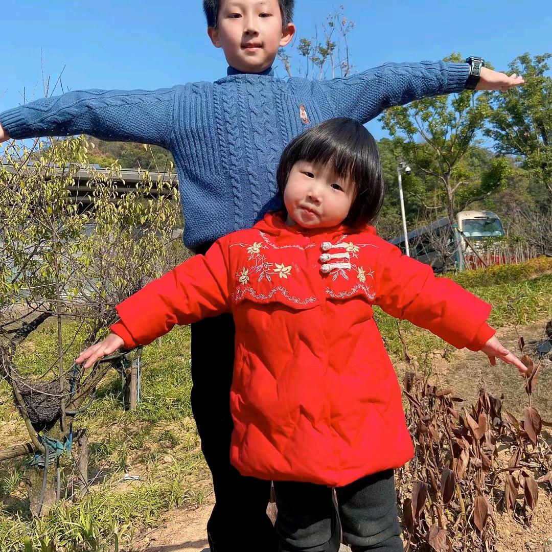 老何