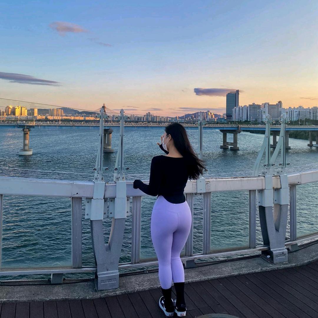 @静静