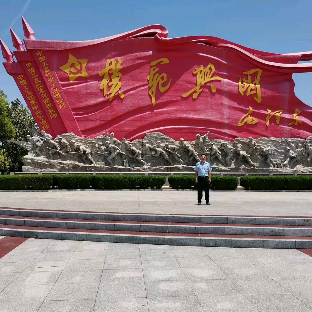 梁梁. .卿福堂