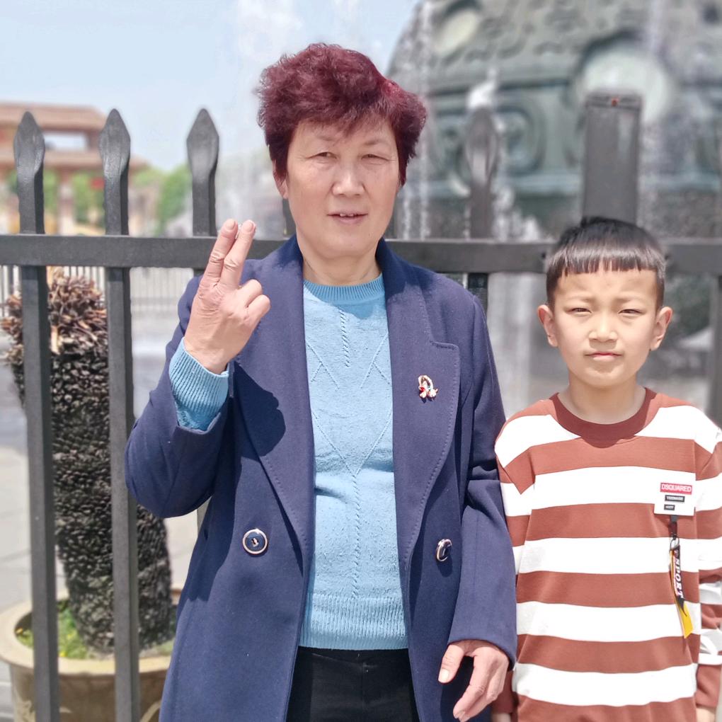 幸福一家人。。