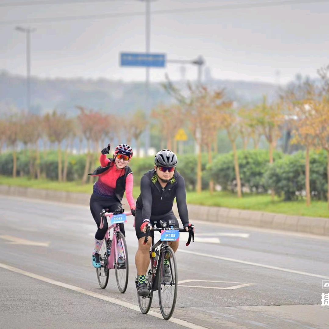 万源会修自行车的-小胖