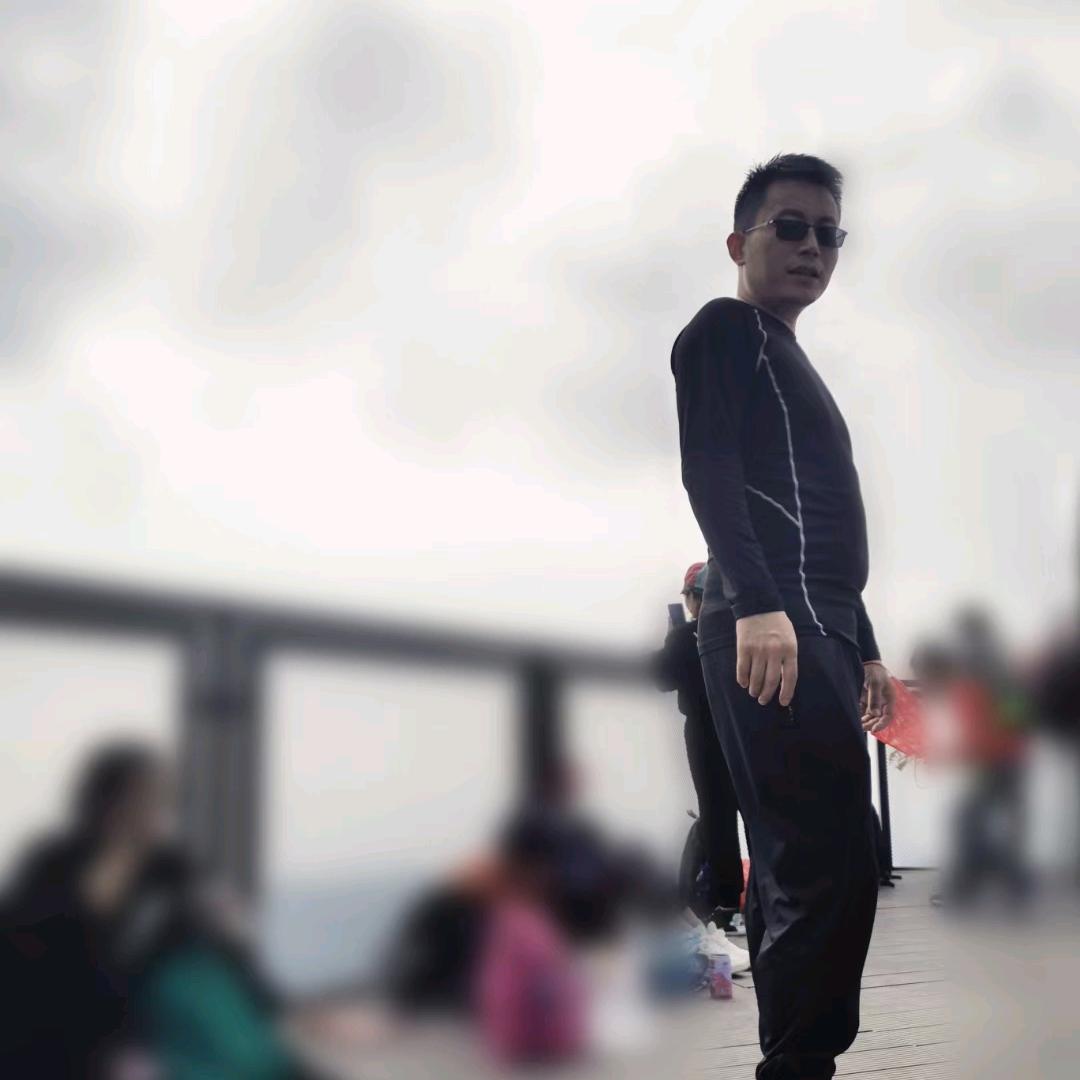 天霸他爸（济南人在深圳）