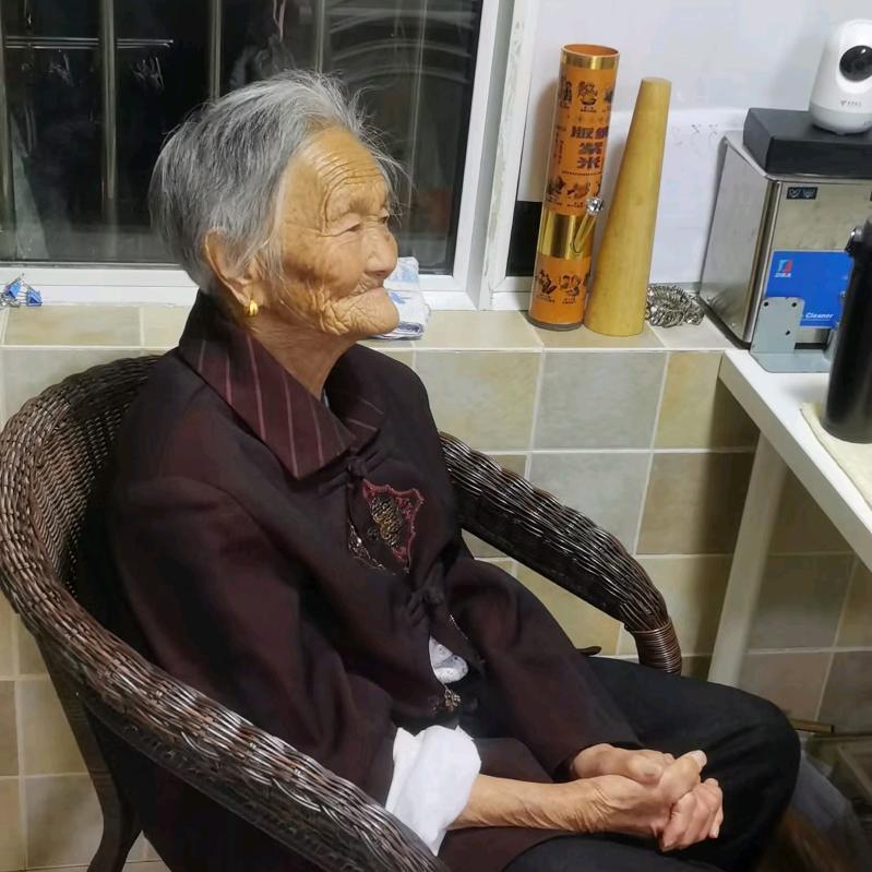 甄宝霖百货