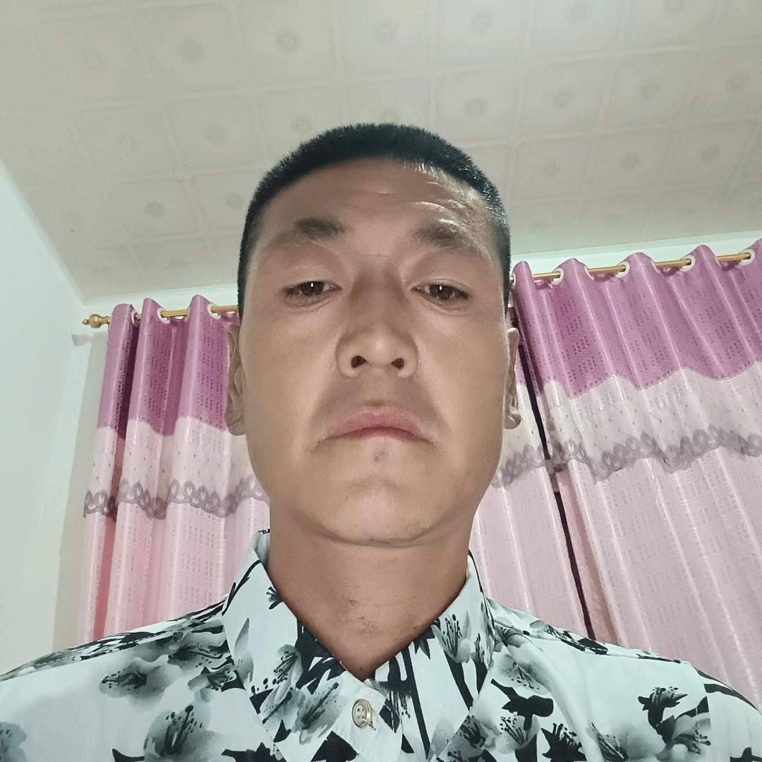 张国伟