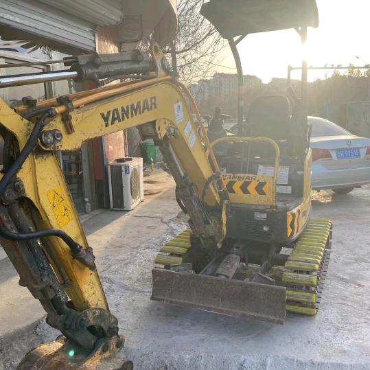 陈强微型挖机拆除爬楼