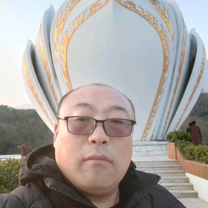 梁哥