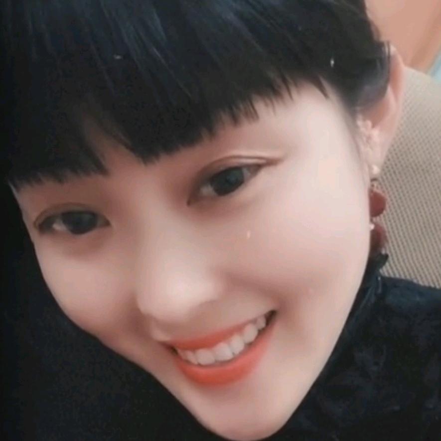 依依