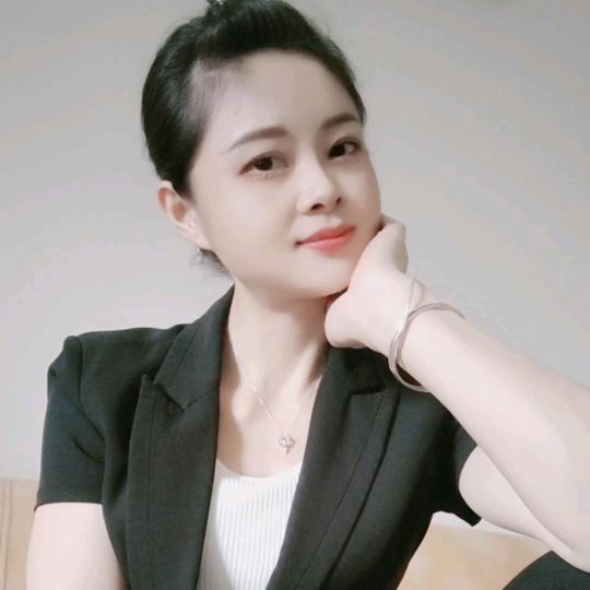 邓沁雅